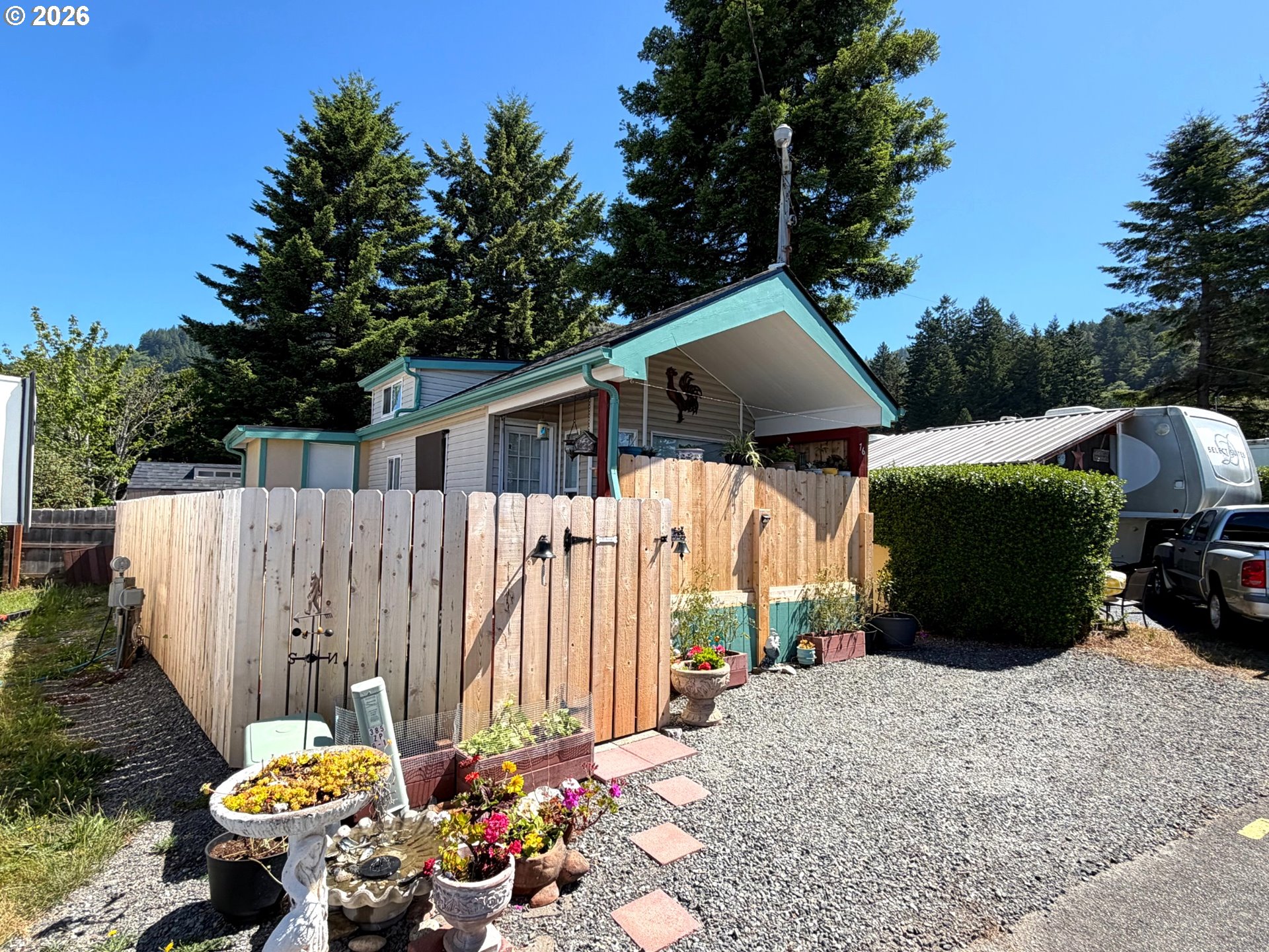 16117 HIGHWAY 101 76