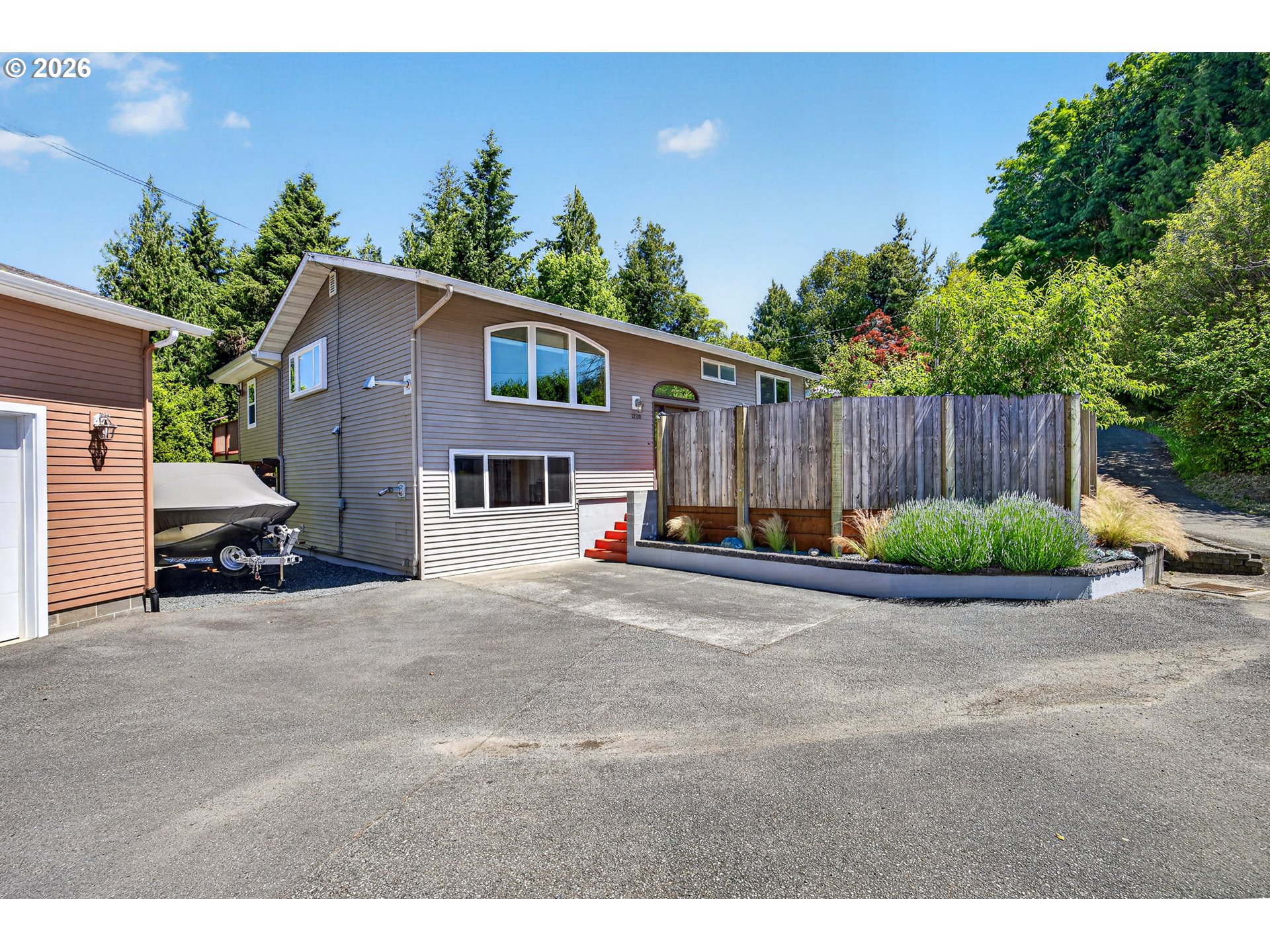 1700 SHELLEY RD