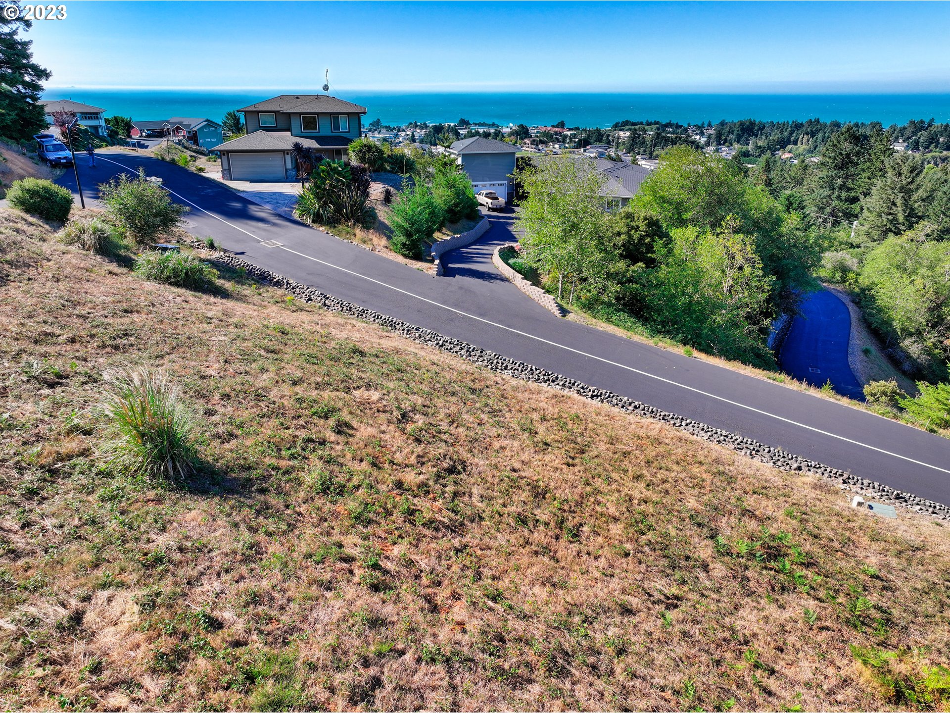 PACIFIC TERRACE DR