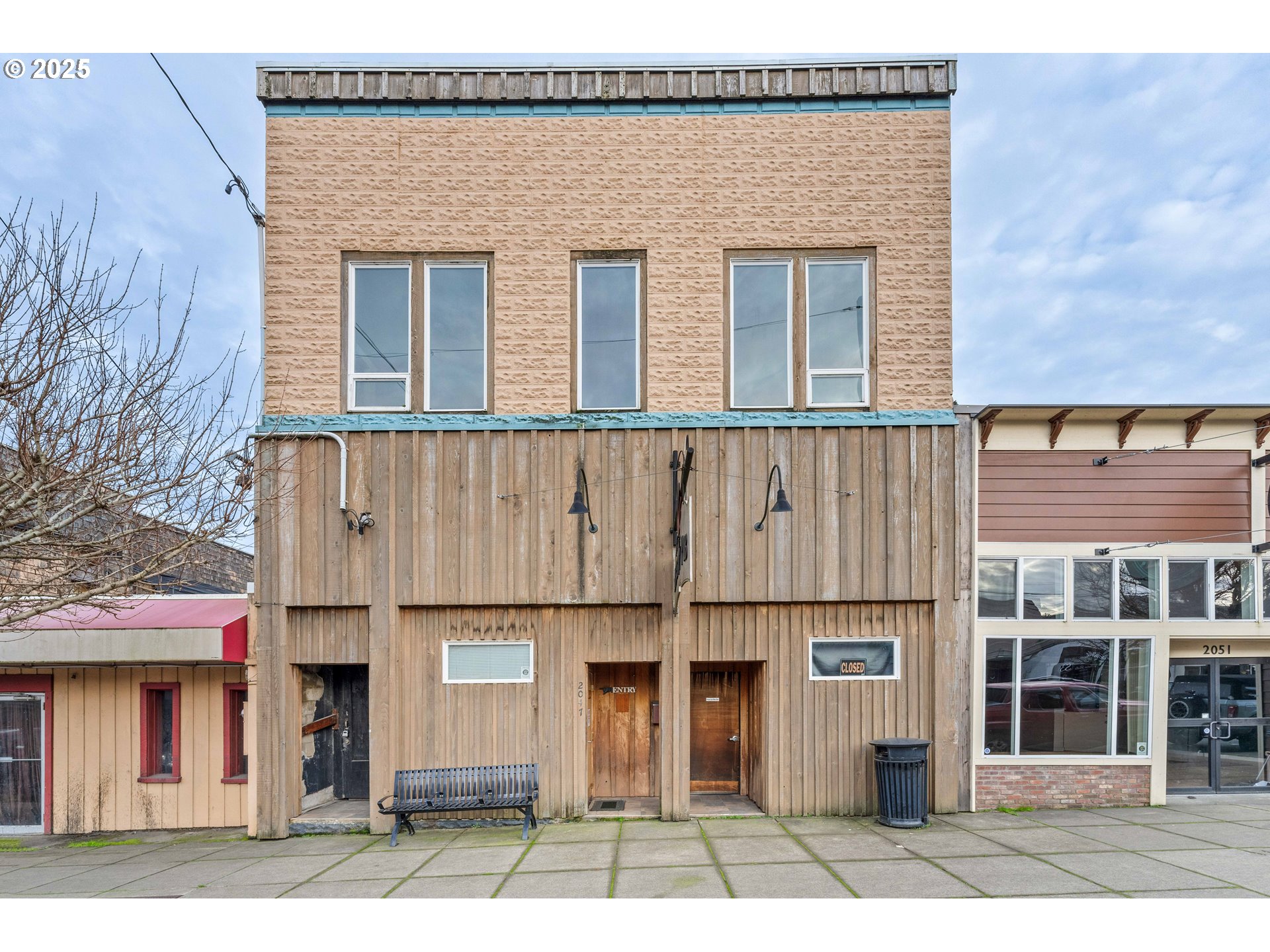 2043/2037 SHERMAN AVE