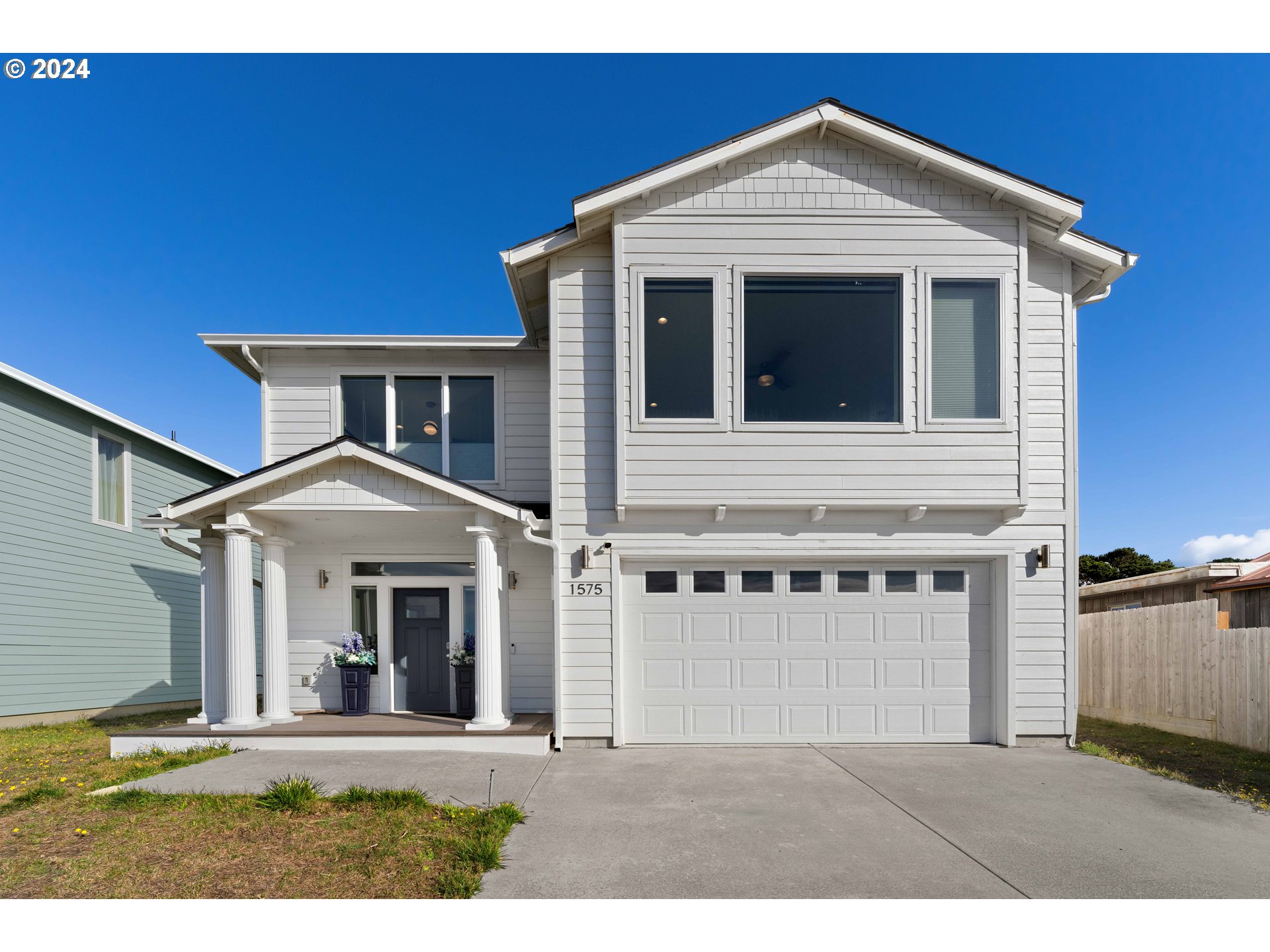 1575 BEACH LOOP DR SW