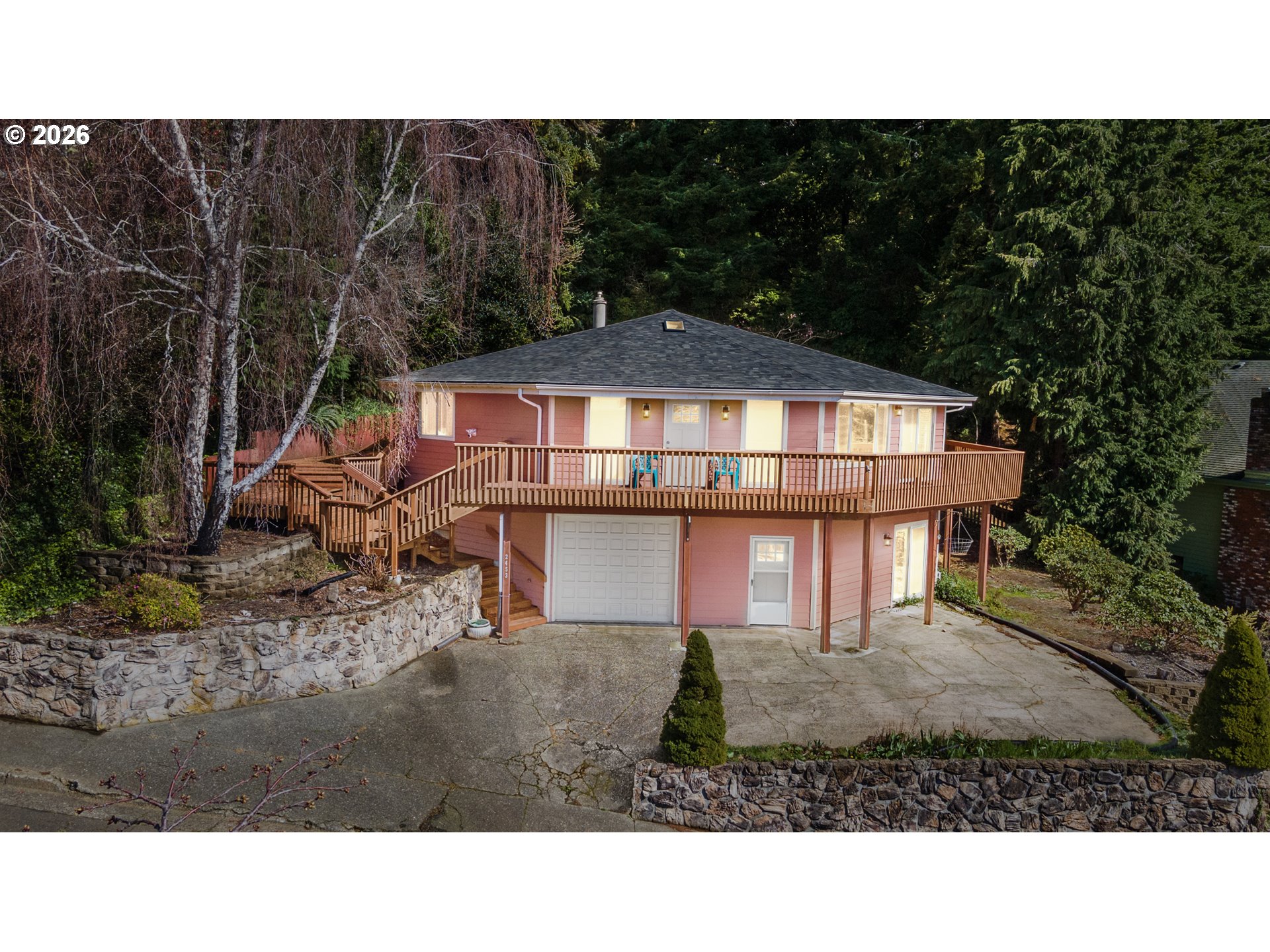 2453 STEPHANIE LN