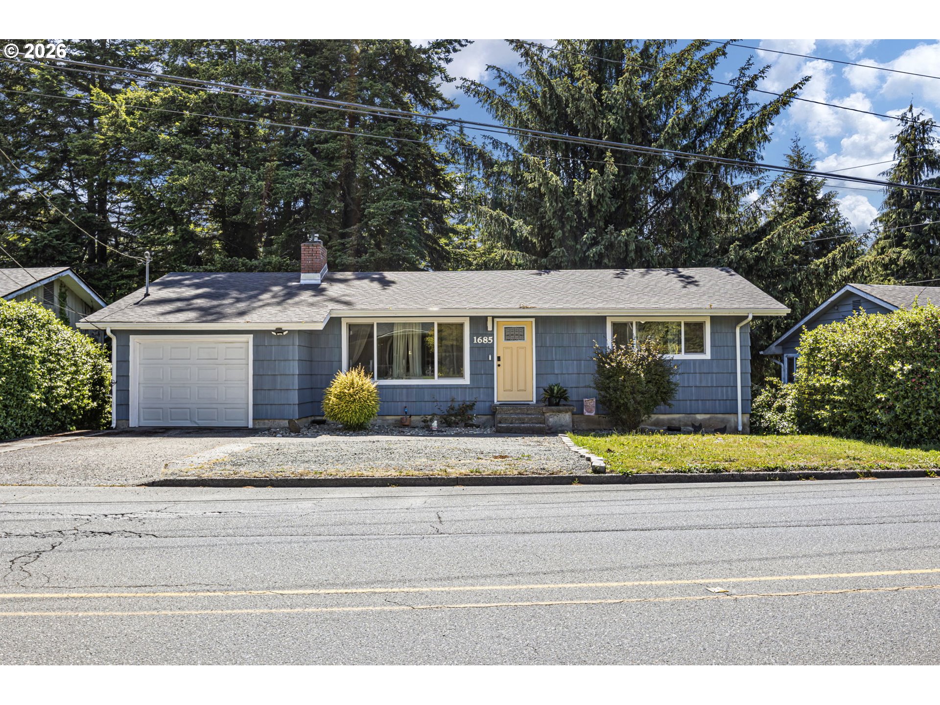 1685 WOODLAND DR