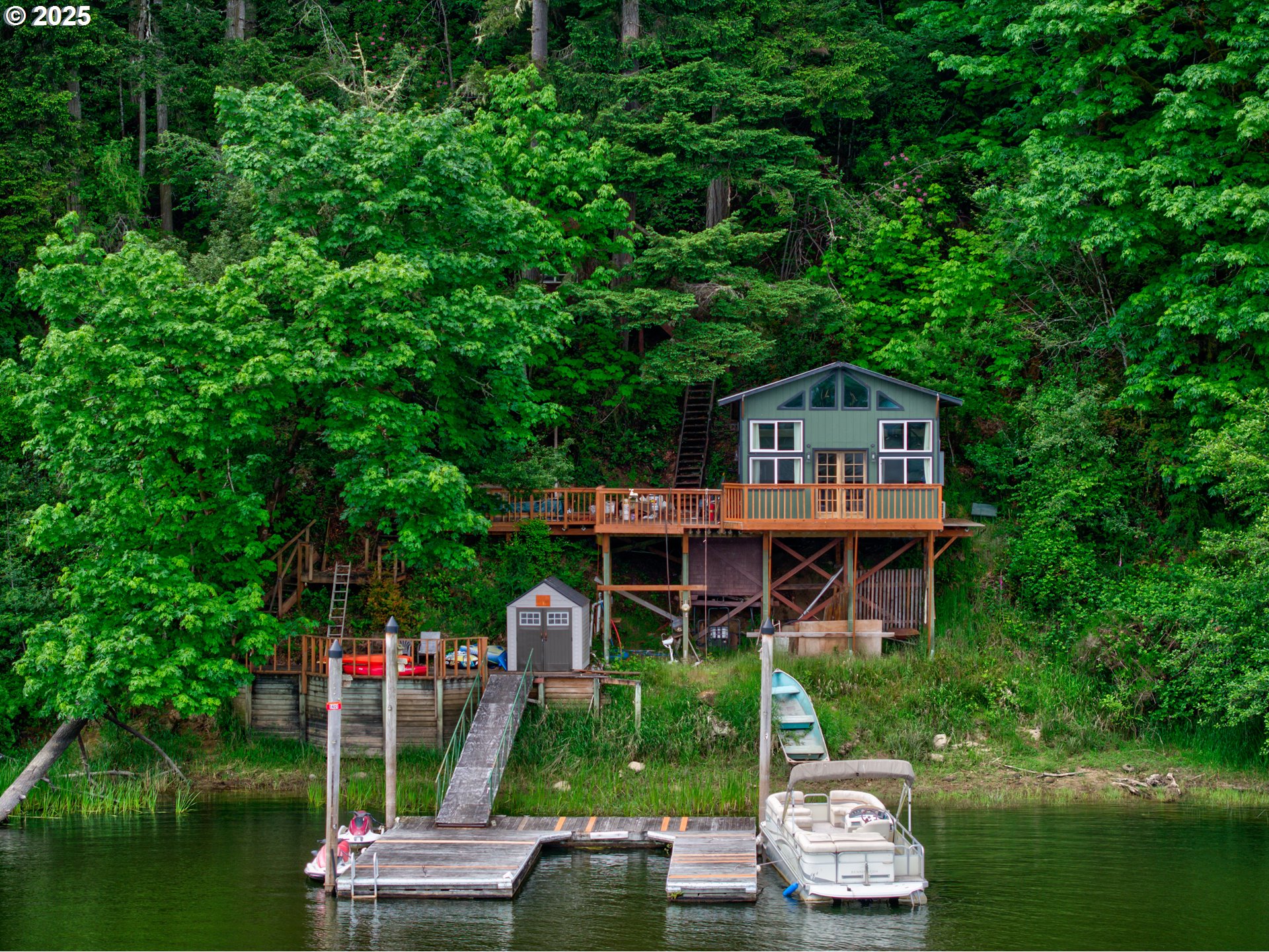 1401 N TENMILE LAKE