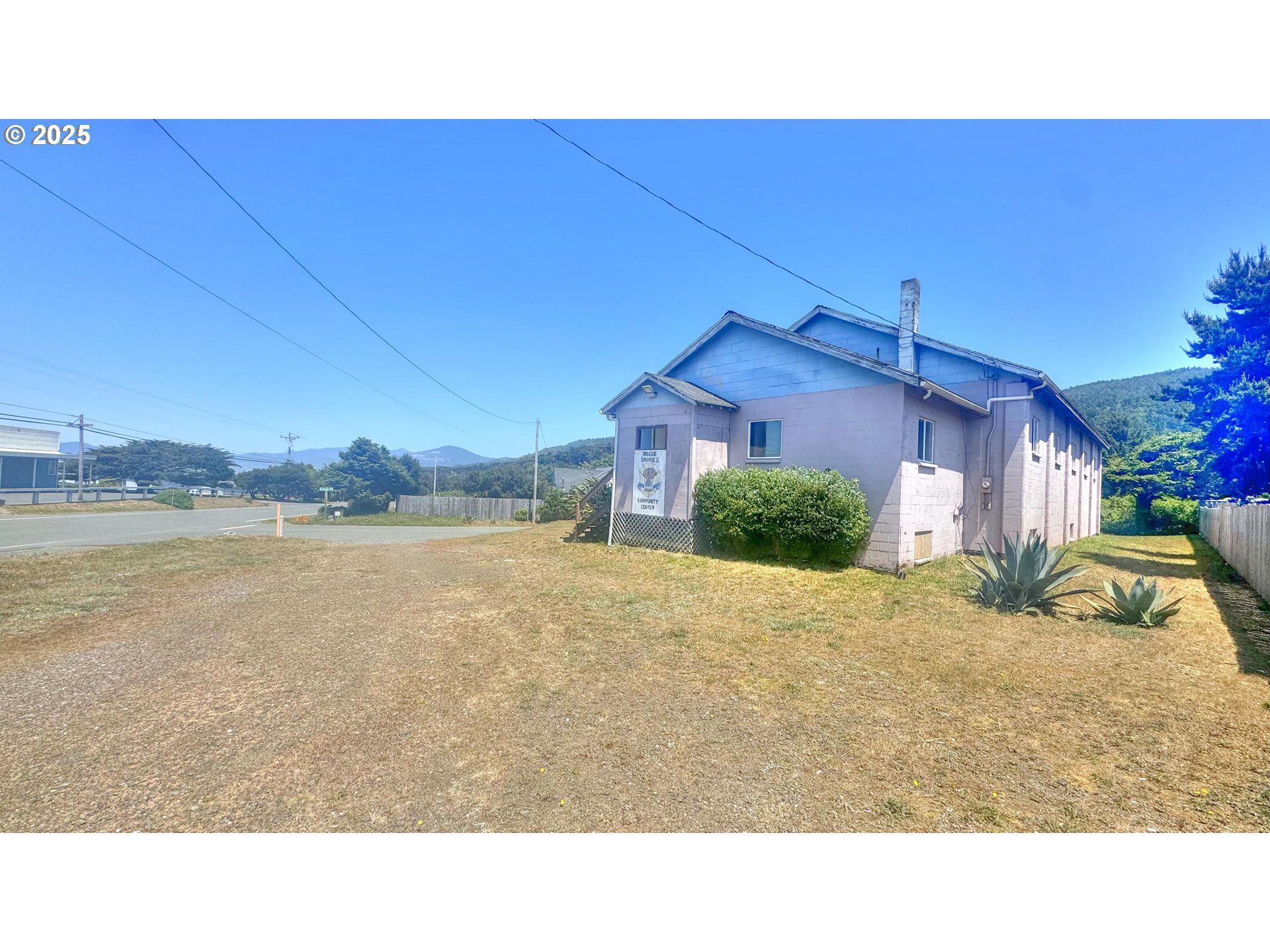 33043 NESIKA RD