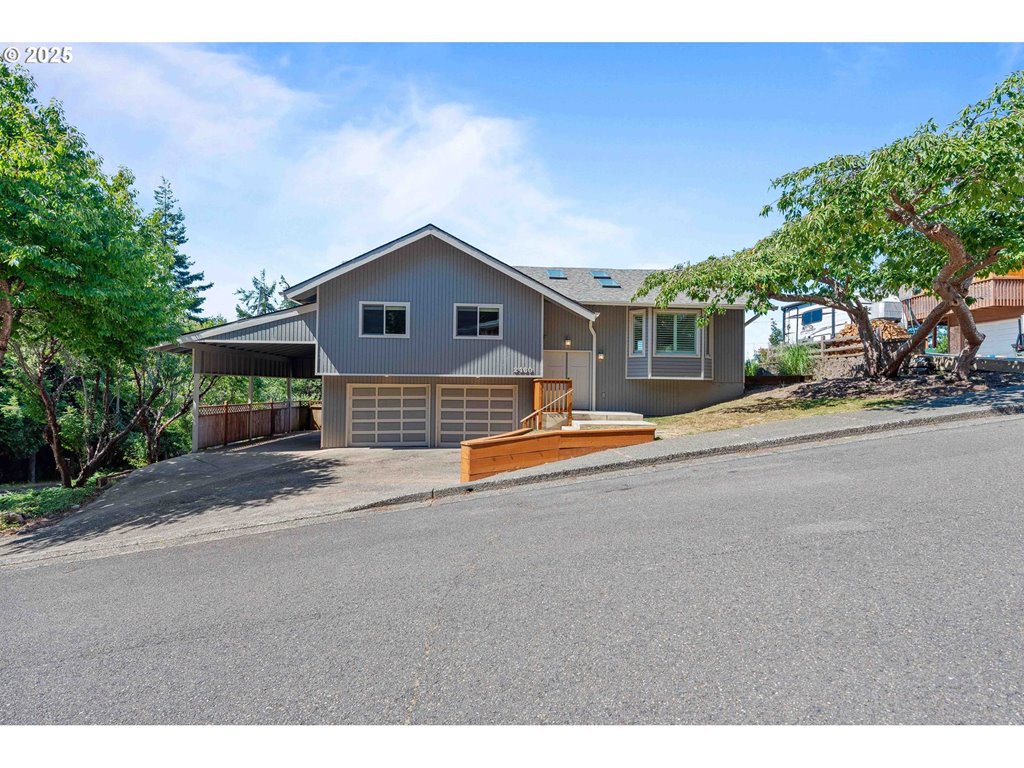 2460 STEPHANIE LN