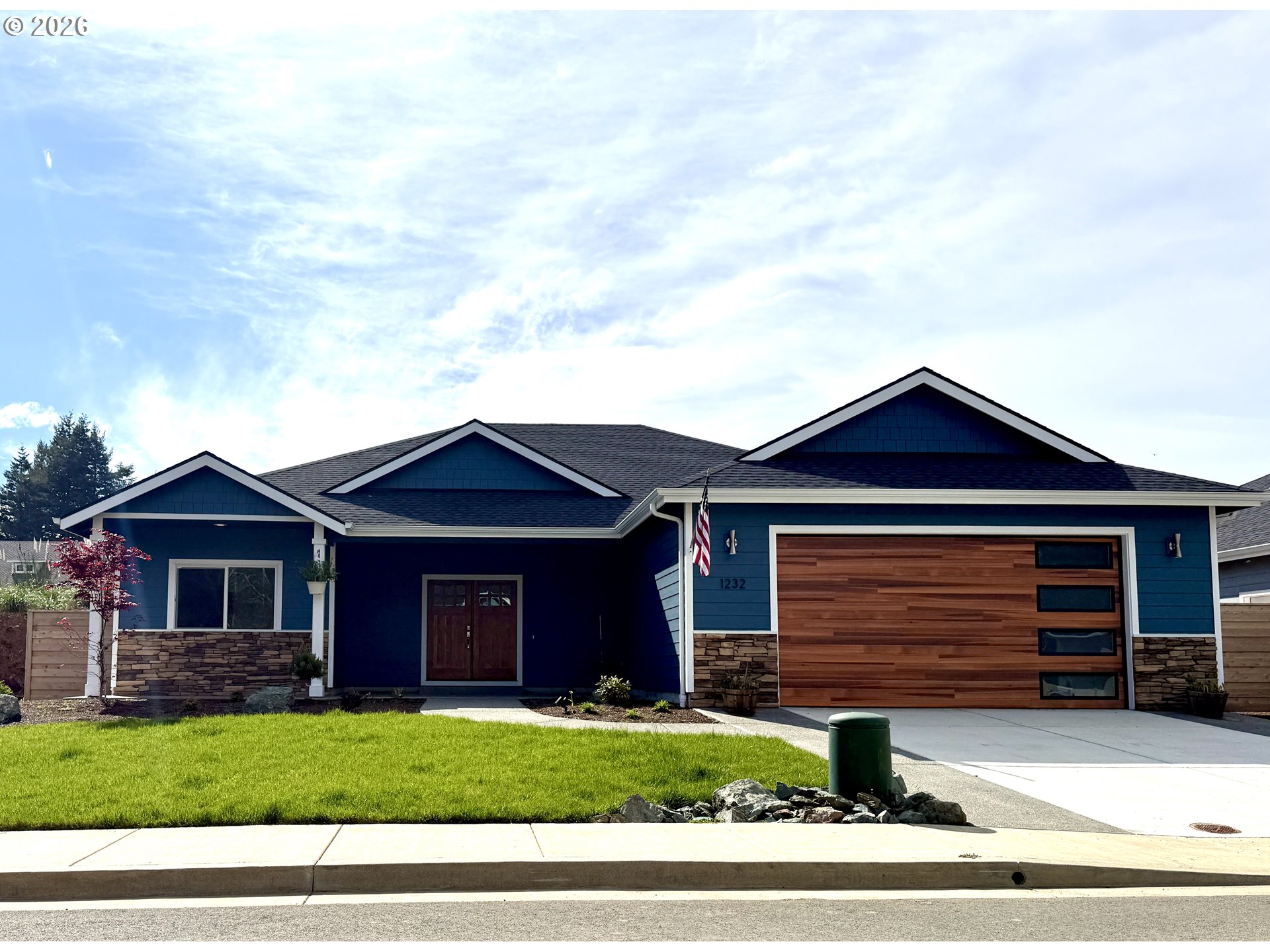 1232 LIGHTHOUSE LN