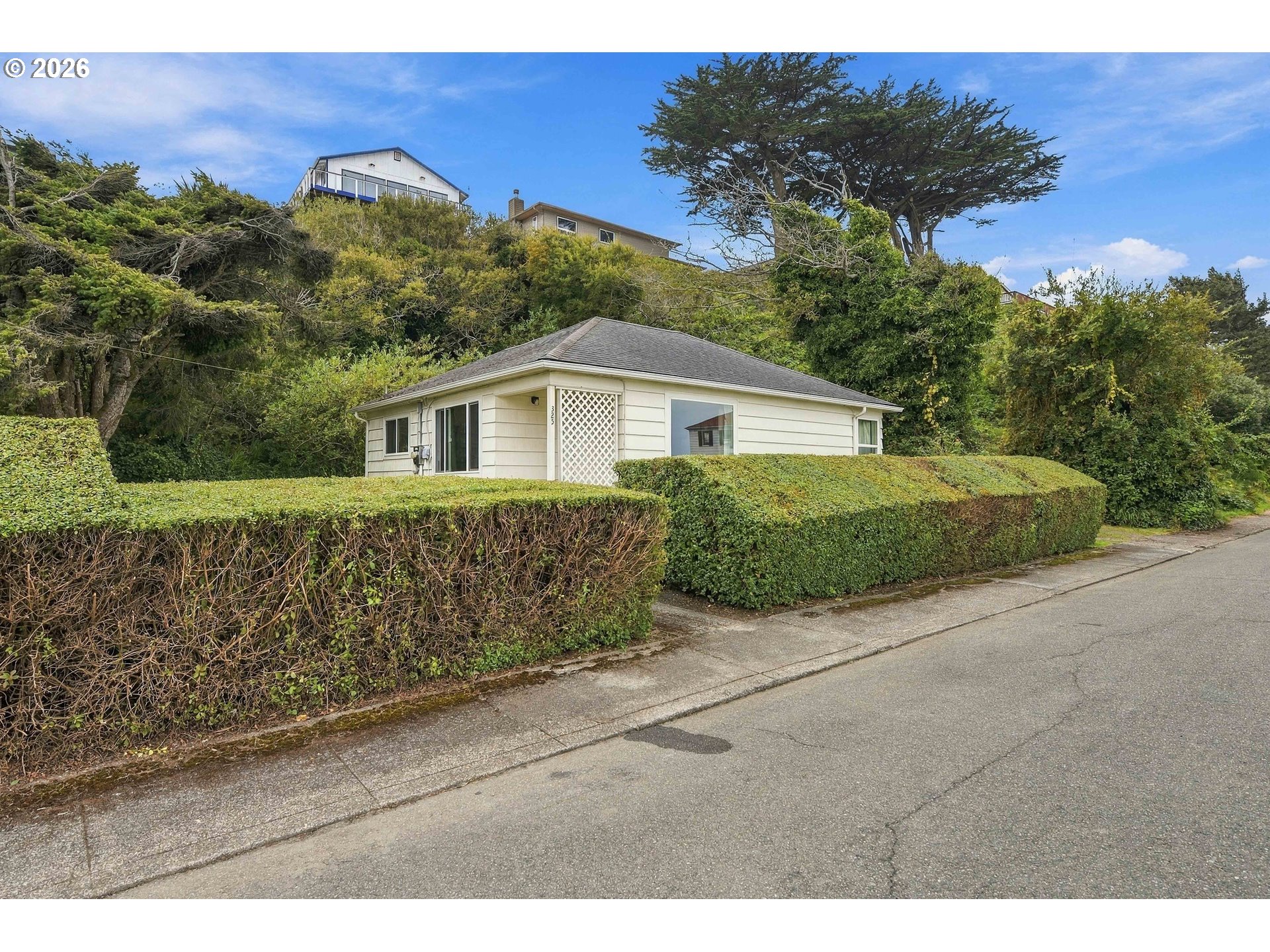 325 1ST ST SW