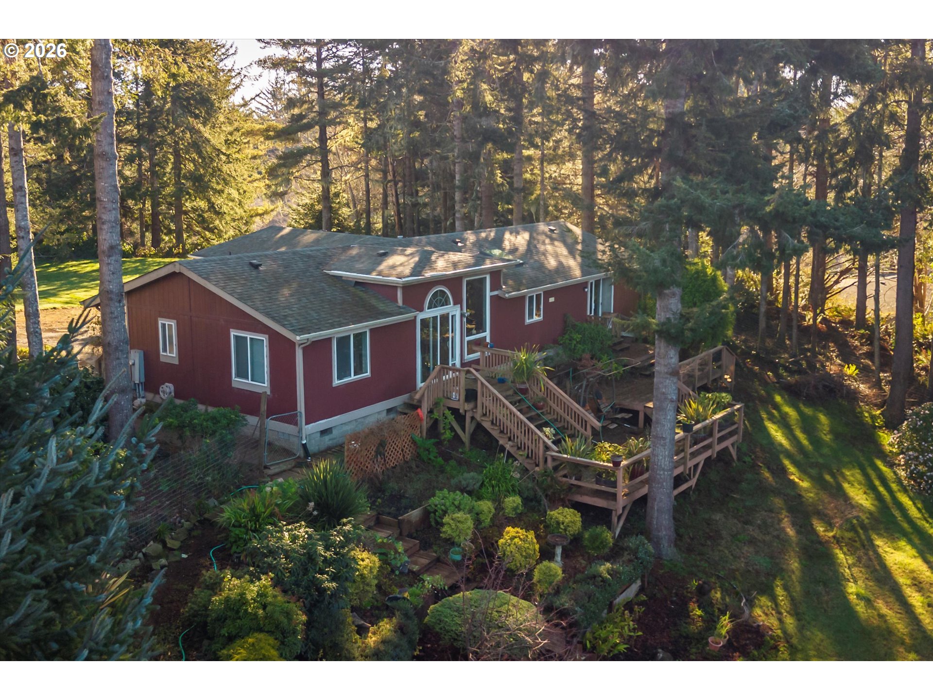 498 KLAMATH AVE SE